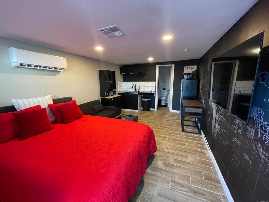 New Midtown Modern Studio With Backyard 피닉스 외부 사진
